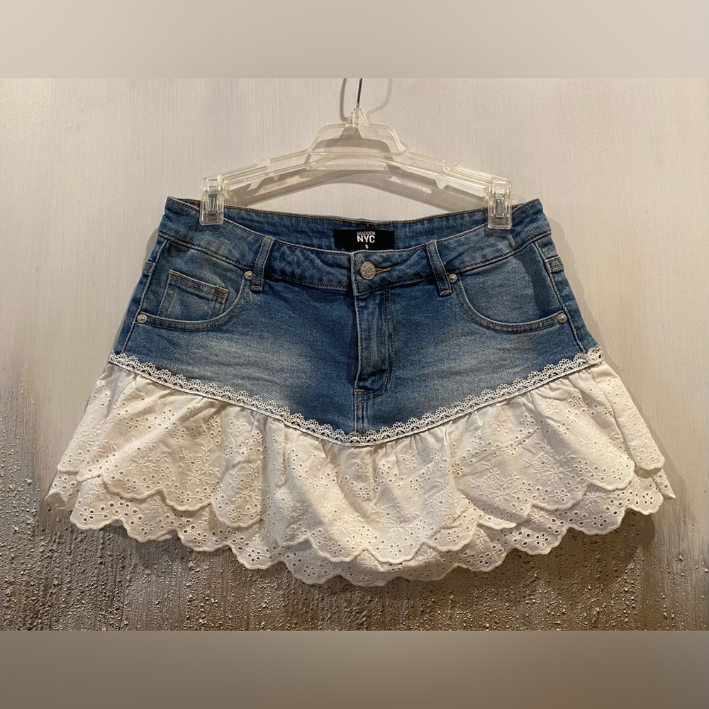 Madden NYC Blue Denim Mini Skirt With White Cotton Eyelet Lace Trim - Size S - Picture 4 of 12